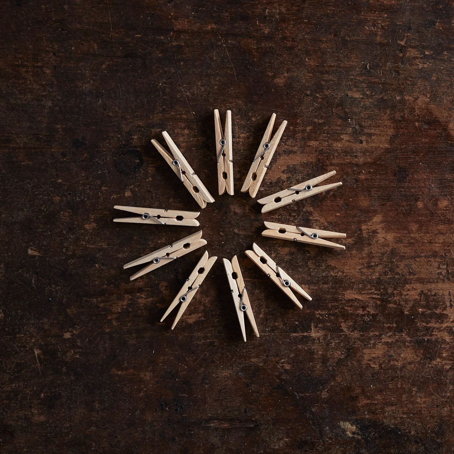 Wooden Laundry Pegs - Image 3