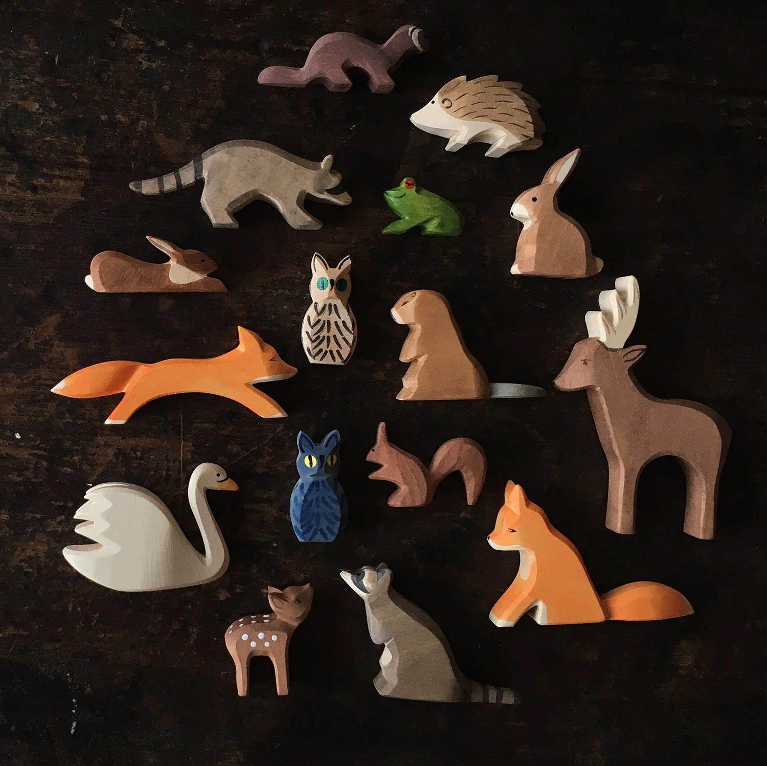 Handcrafted Wooden Sitting Raccoon - Image 3