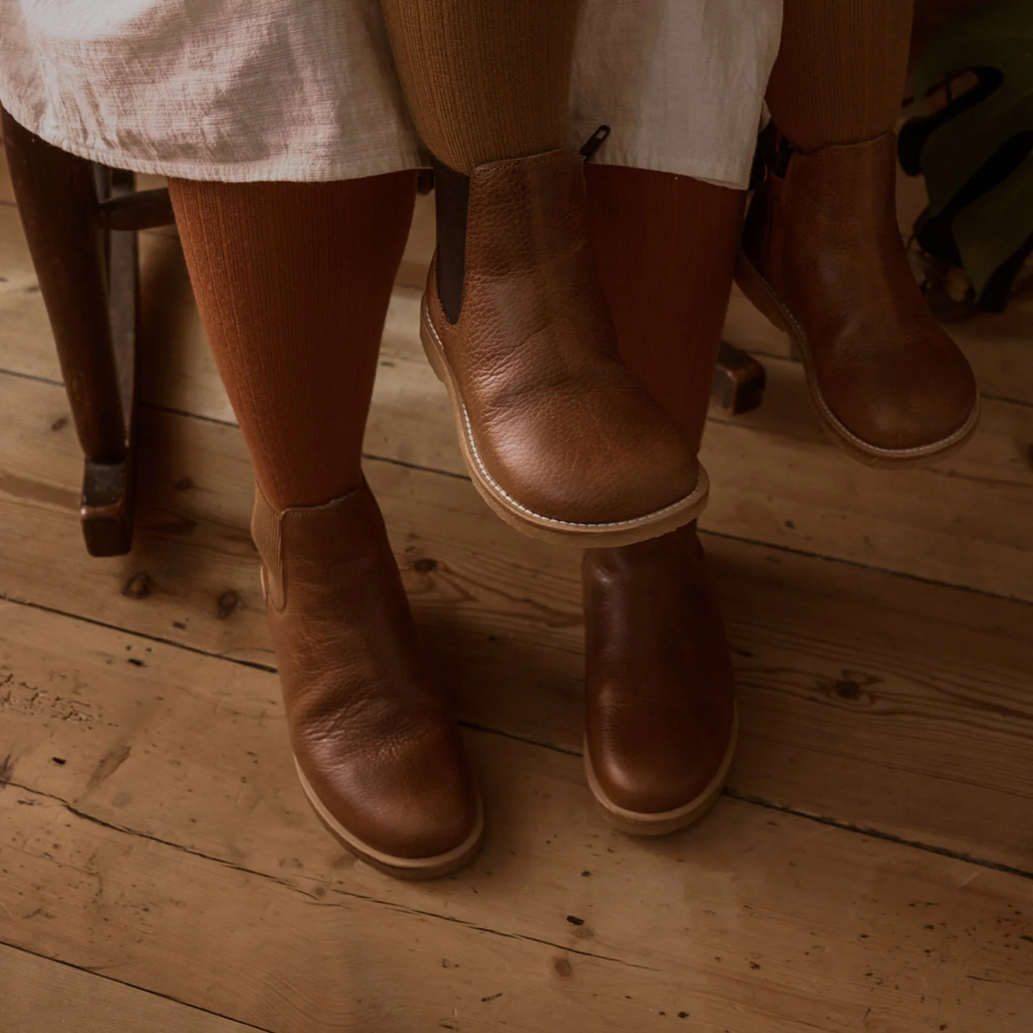 Adults Weaver Knee High Socks - Wool - Rust - Image 3