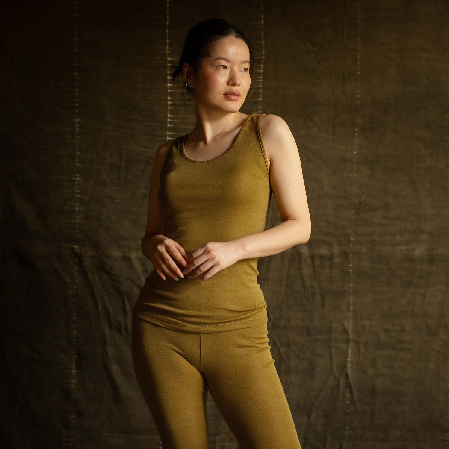 Finch Womens Leggings - Merino Wool & Silk - Pistachio - Image 3